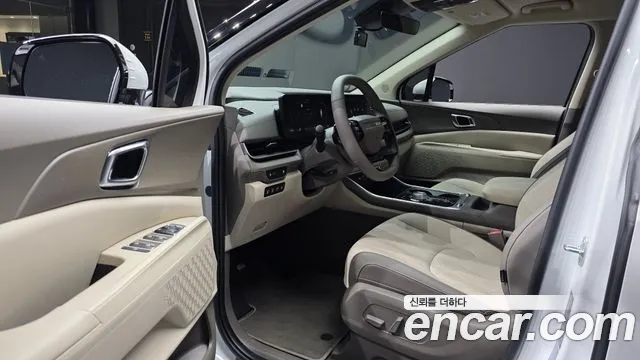 Kia Carnival Generation 4 — Фото автомобиля 10