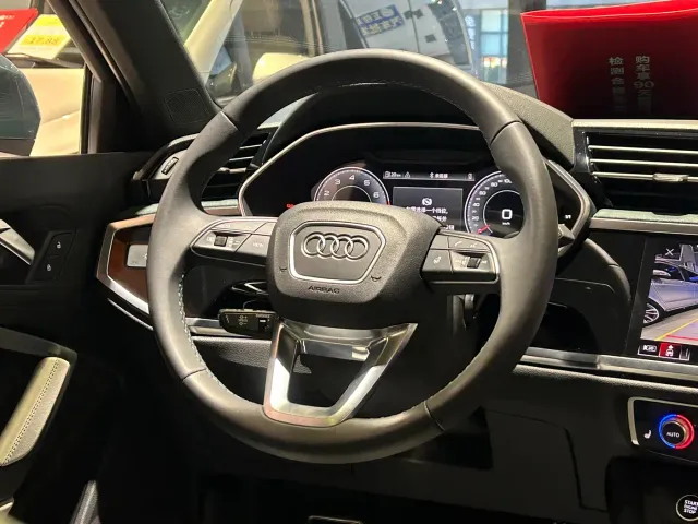Audi Q3 — Фото автомобиля 20