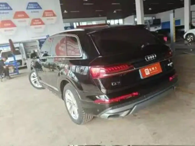 Audi Q7 — Фото автомобиля 4