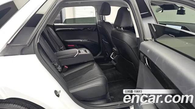 Hyundai Grandeur Grandeur (GN7) 2.5 Бензин 2WD — Фото автомобиля 10
