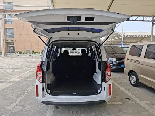 Wuling Hongguang Plus — Фото автомобиля 18