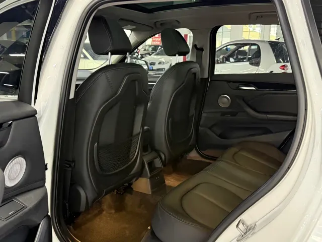 BMW X1 — Фото автомобиля 5