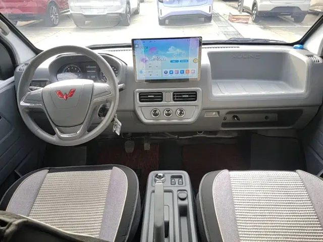 Wuling Yangguang — Фото автомобиля 9