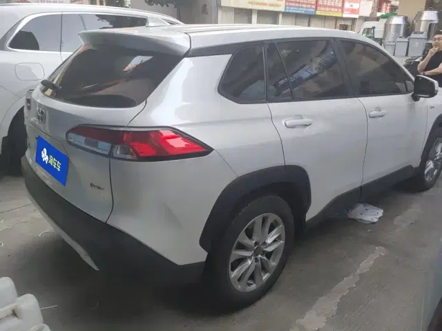 Toyota Corolla Cross — Фото автомобиля 3