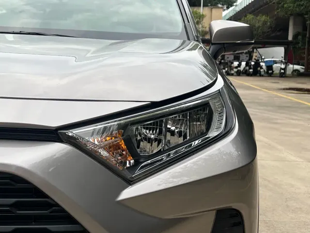 Toyota RAV4 — Фото автомобиля 17