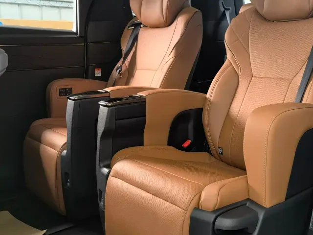 Toyota Vellfire — Фото автомобиля 4