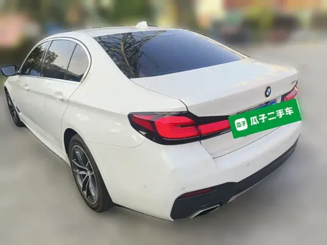 BMW 5 Series — Фото автомобиля 6