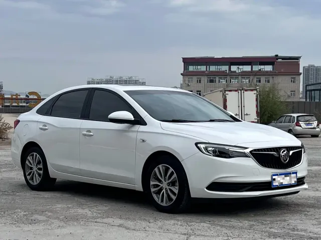 Buick Excelle — Фото автомобиля 3