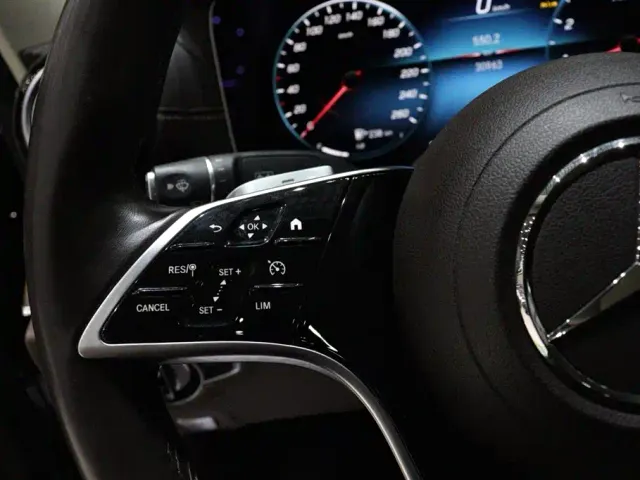 Mercedes-Benz E-Class — Фото автомобиля 16