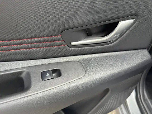 Hyundai Elantra 2022 1.5L CVT 20th Anniversary Edition — Фото автомобиля 13