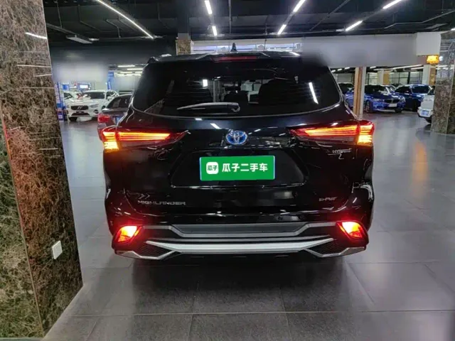 Toyota Highlander — Фото автомобиля 5