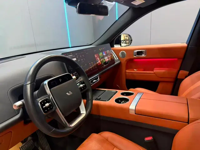 Li Auto L7 — Фото автомобиля 11