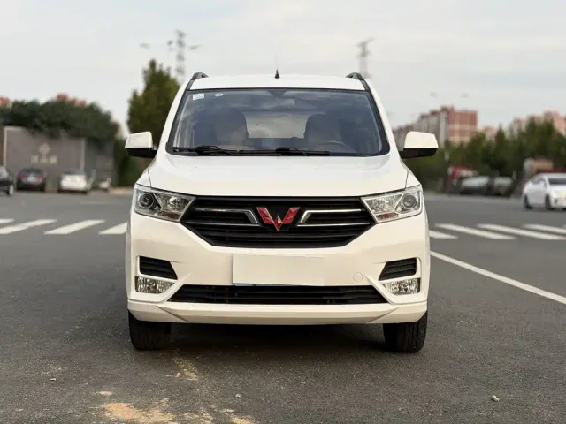 Wuling Hongguang — Фото автомобиля 3
