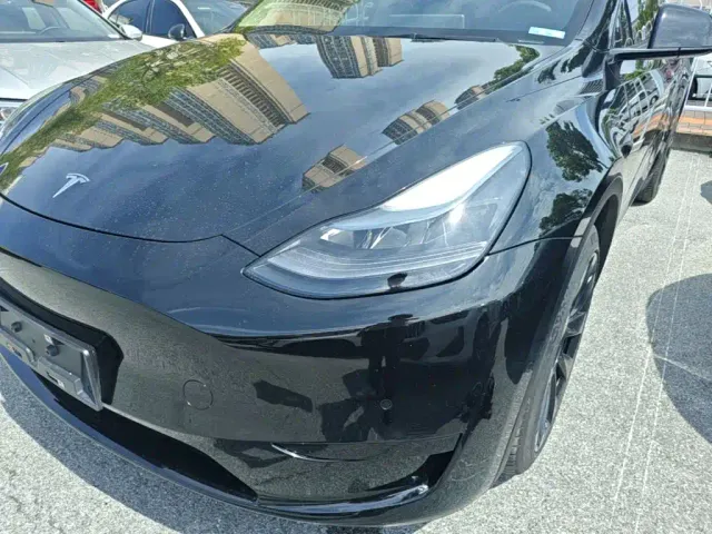 Tesla Model Y — Фото автомобиля 23