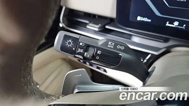 Kia Carnival Generation 4 — Фото автомобиля 28