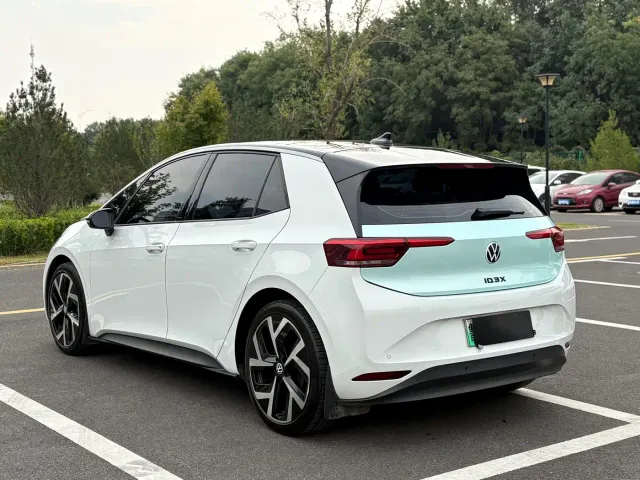 Volkswagen ID.3 — Фото автомобиля 4