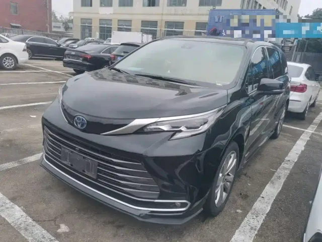 Фотография автомобиля — Toyota Sienna