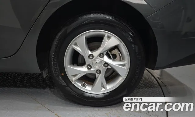 Hyundai Avante — Фото автомобиля 6