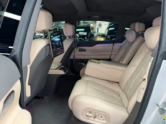 NIO NIO ET7 2024 75kWh Executive Signature Edition — Фото автомобиля 9