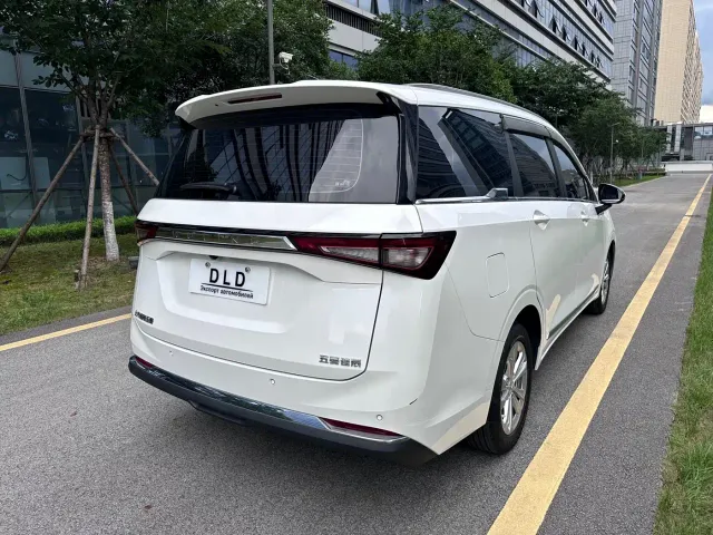 Wuling Jiachen — Фото автомобиля 10