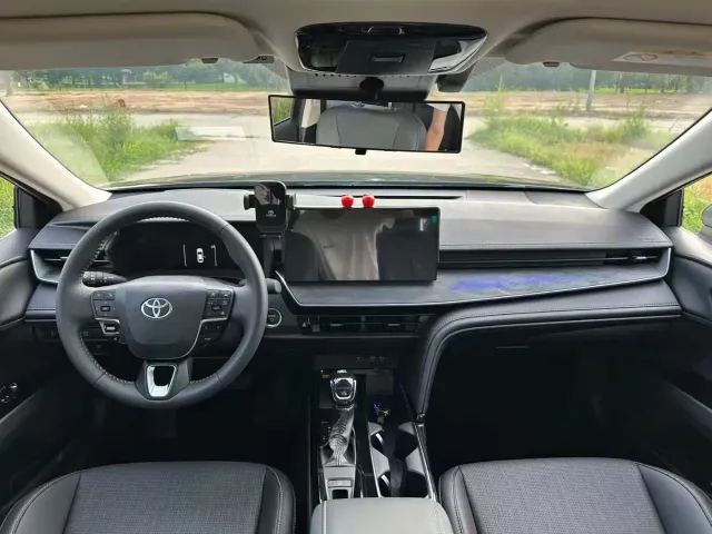 Toyota Camry — Фото автомобиля 9