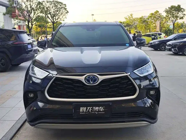 Toyota Highlander — Фото автомобиля 2