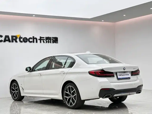 BMW 5 Series — Фото автомобиля 3