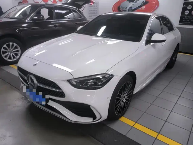 Фотография автомобиля — Mercedes-Benz C-Class