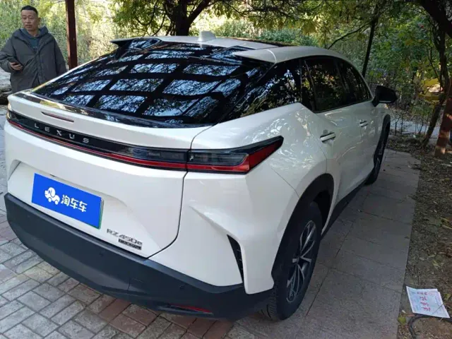 Lexus RZ — Фото автомобиля 3