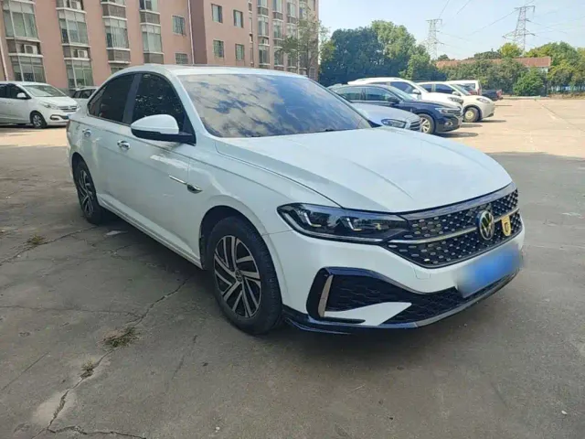 Volkswagen Lavida — Фото автомобиля 3