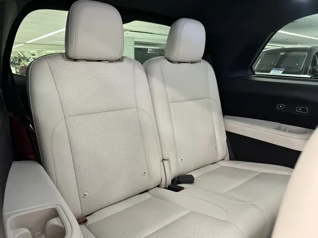 Li Auto L9 — Фото автомобиля 14
