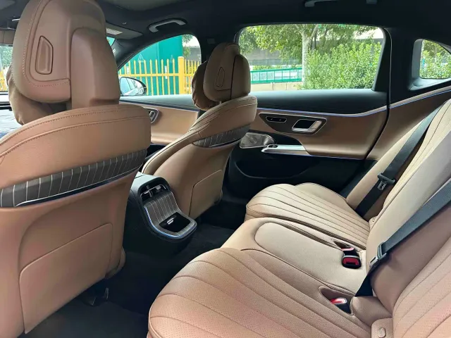 Mercedes-Benz E-Class — Фото автомобиля 9