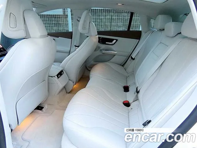 Mercedes-Benz EQE V295 — Фото автомобиля 11