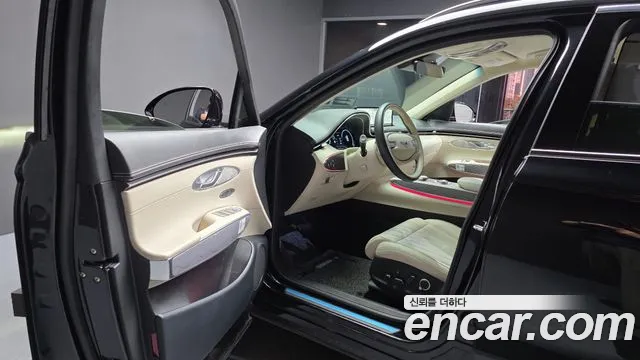 Genesis GV70 — Фото автомобиля 15