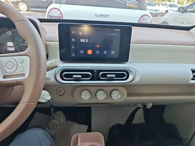 Wuling Hongguang Mini EV — Фото автомобиля 12