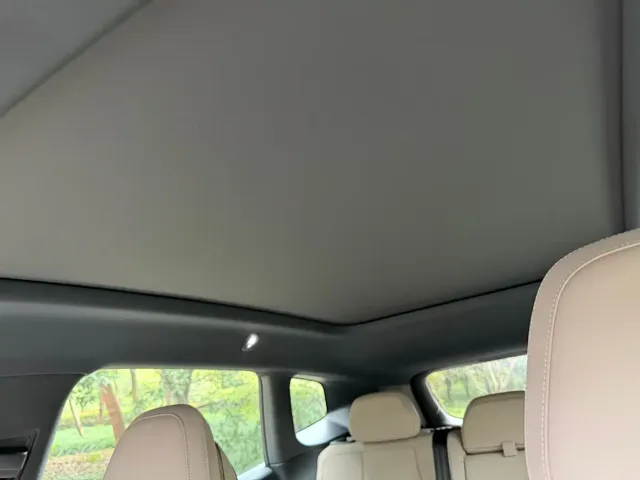 Volvo XC70 Plug-in Hybrid — Фото автомобиля 13