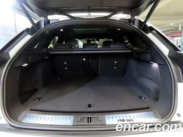 Land Rover Range Rover Velar — Фото автомобиля 17