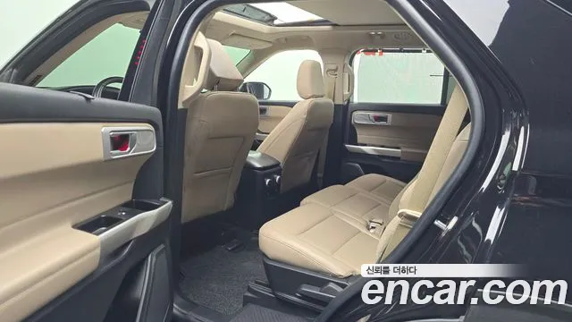 Ford Explorer — Фото автомобиля 11