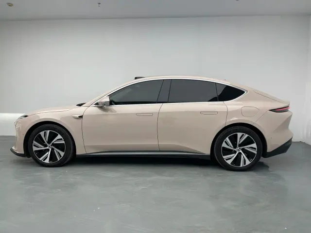 Nio ET5 — Фото автомобиля 8