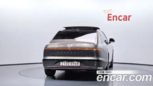 Hyundai Grandeur Grandeur (GN7) 2.5 Бензин 2WD — Фото автомобиля 4