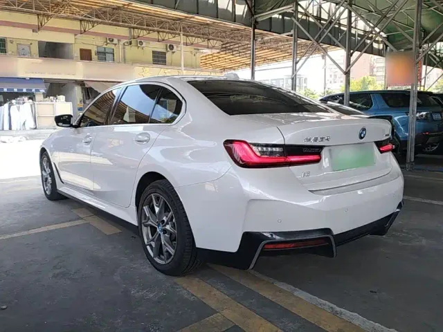BMW i3 — Фото автомобиля 4
