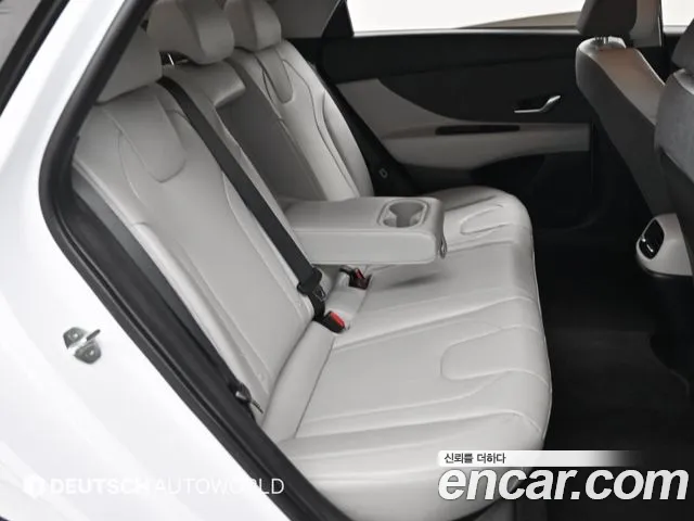 Hyundai Avante CN7 — Фото автомобиля 12