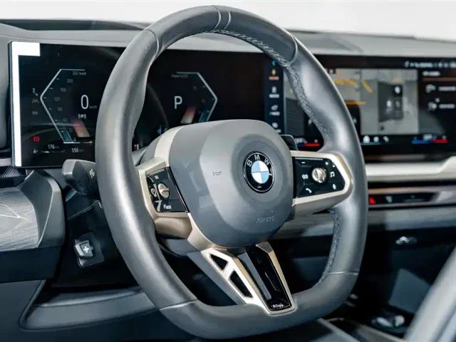 BMW 5 Series — Фото автомобиля 9