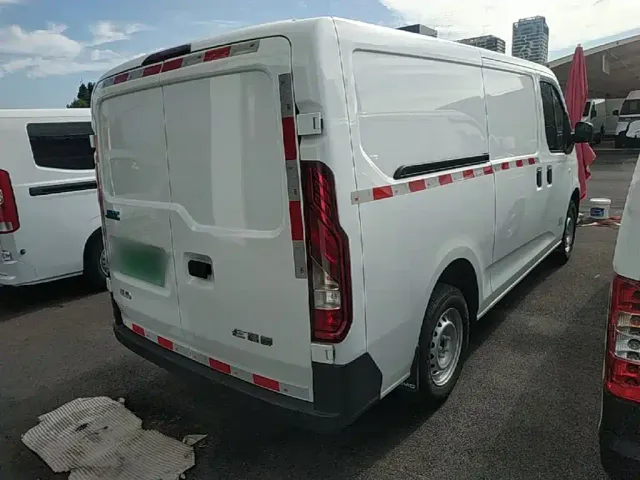 JMC E-Fushun — Фото автомобиля 6