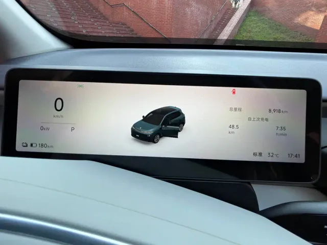 Leapmotor B10 — Фото автомобиля 14
