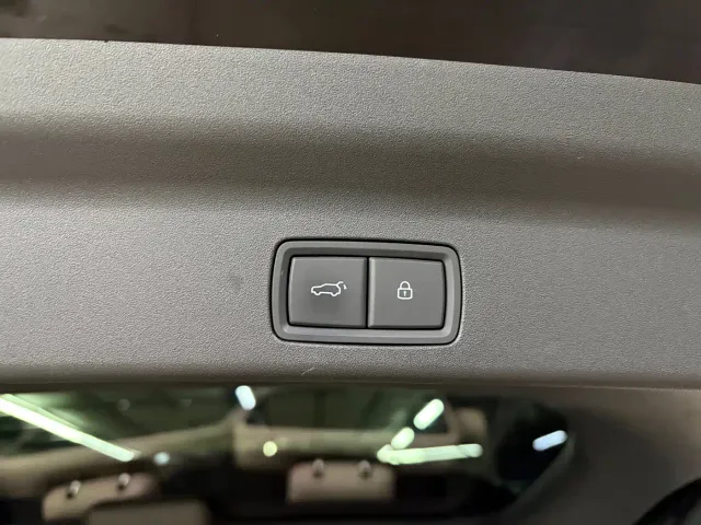 Li Auto L8 — Фото автомобиля 12