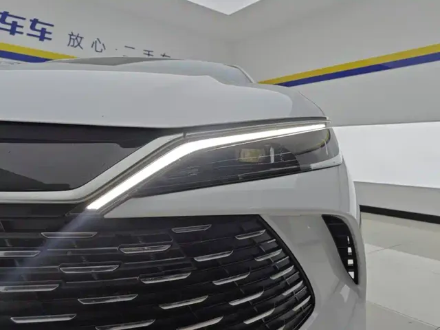 BYD Qin L — Фото автомобиля 5