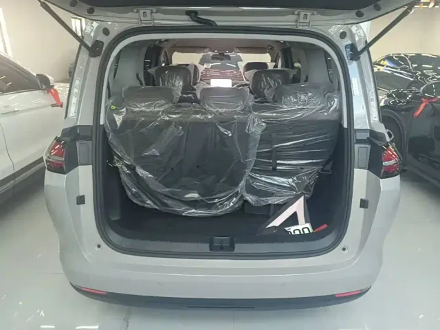 Wuling Starlight 730 — Фото автомобиля 18