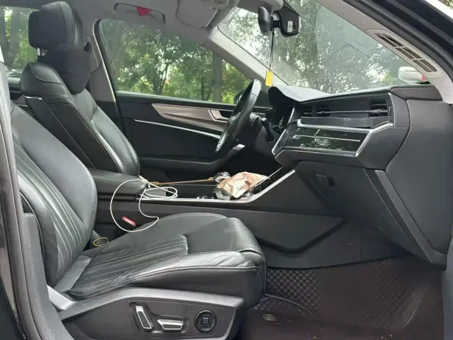 Audi A6L — Фото автомобиля 8