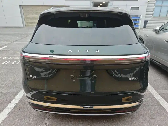 Aito M7 — Фото автомобиля 5
